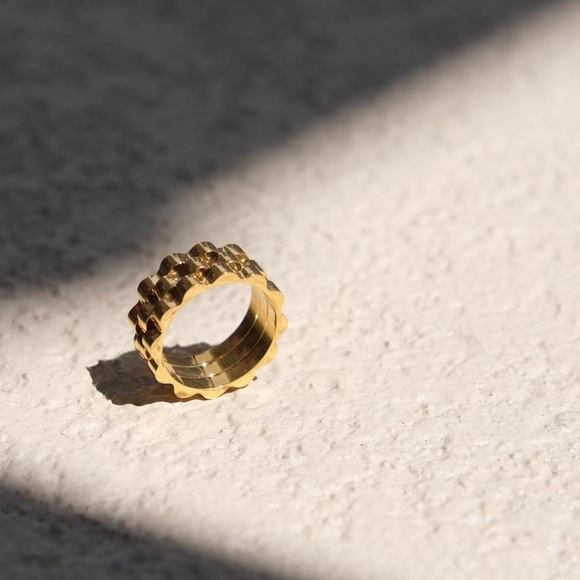 CLOSING SALE! 18K Gold Plated Gear Ring - Picture 3 of 4